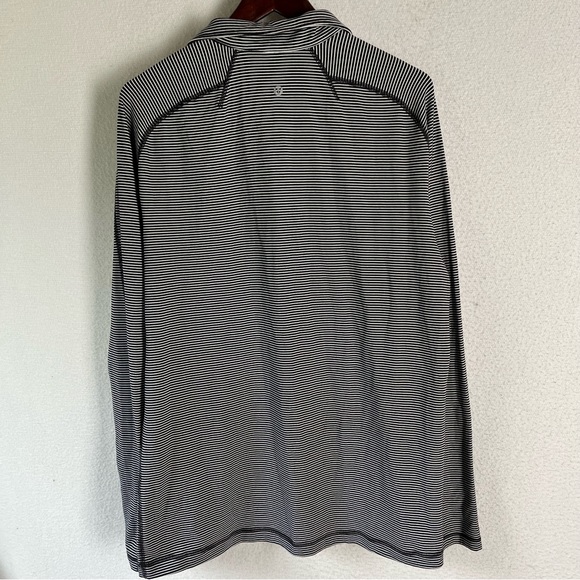 Lululemon Surge Warm Half Zip Mens Large Mini Pop Black White Stripe Tech Shirt - Picture 8 of 16